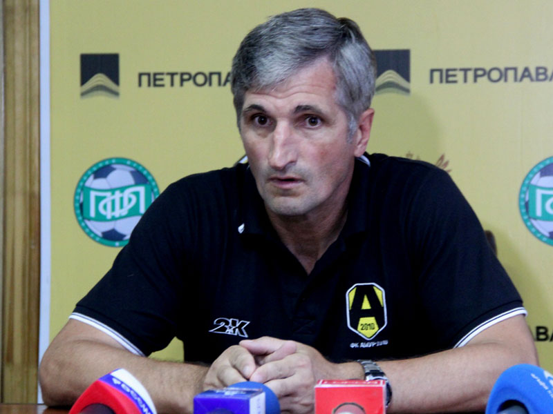 Главные тренеры ФК «Амур-2010» и «Смена» прокомментировали вчерашний матч, завершившийся со счетом 1:3